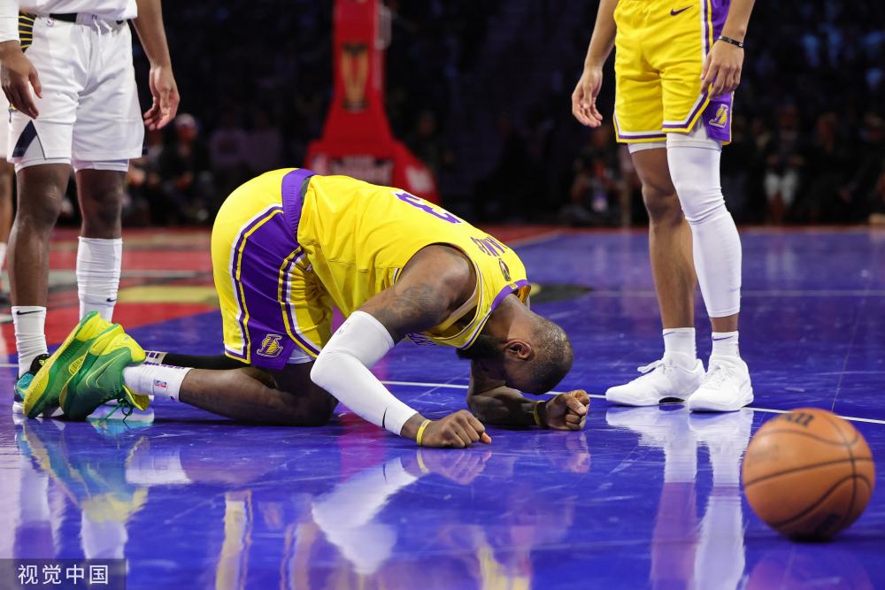 荣誉总是属 荣誉总是属