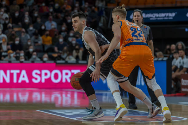 卓越地位 卓越地位