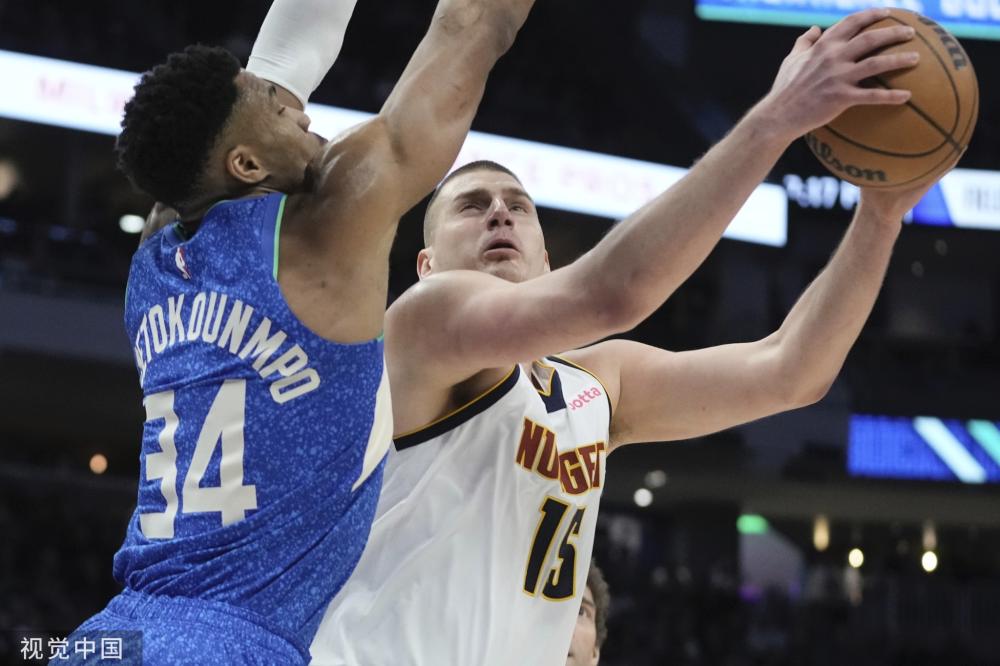 西在巴塞罗 西在巴塞罗